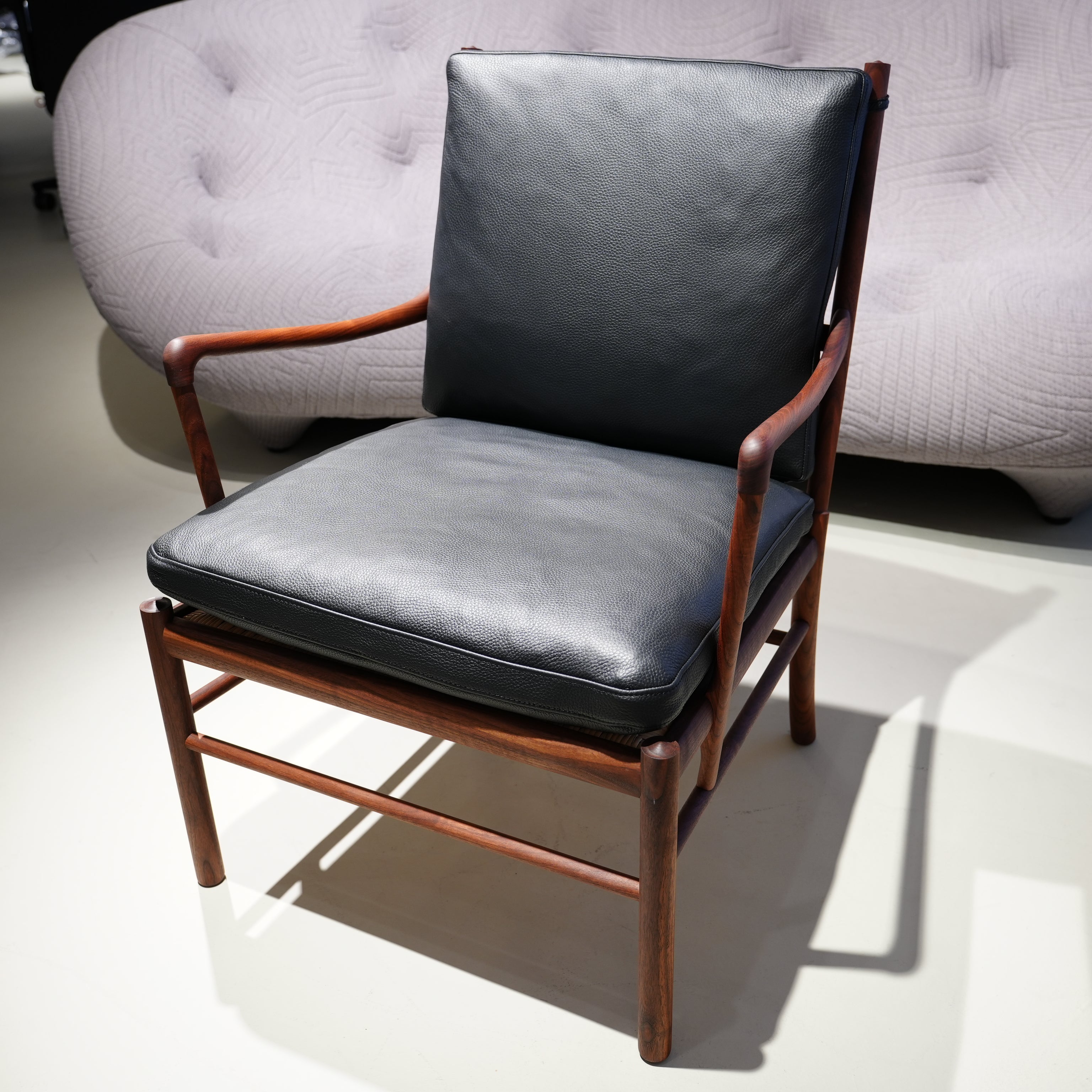 OW149 Colonial Chair