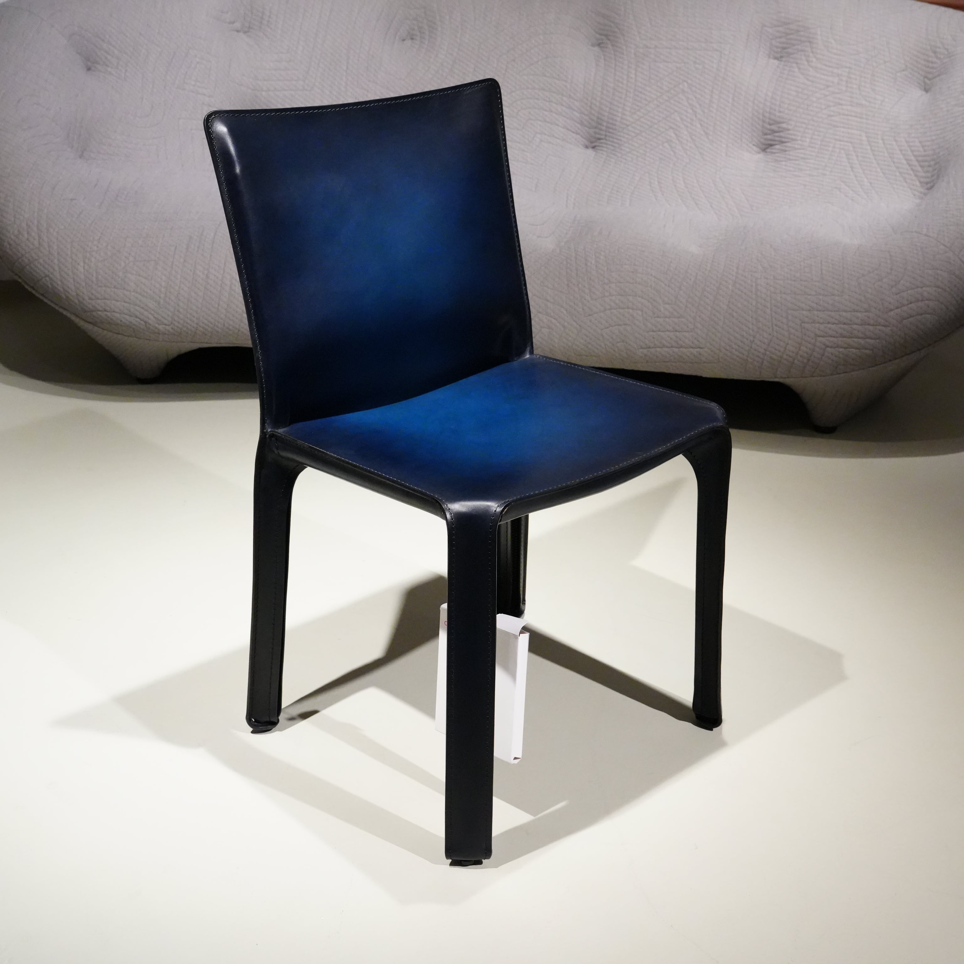 412 CAB Stuhl Leder Blau