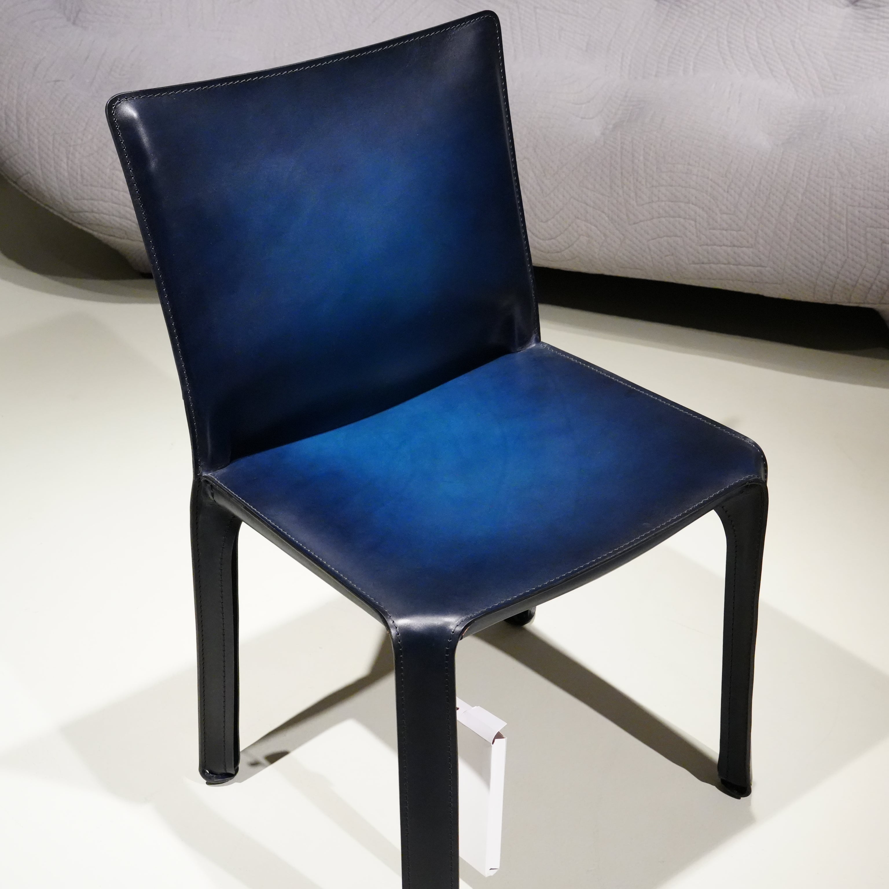 412 CAB Stuhl Leder Blau