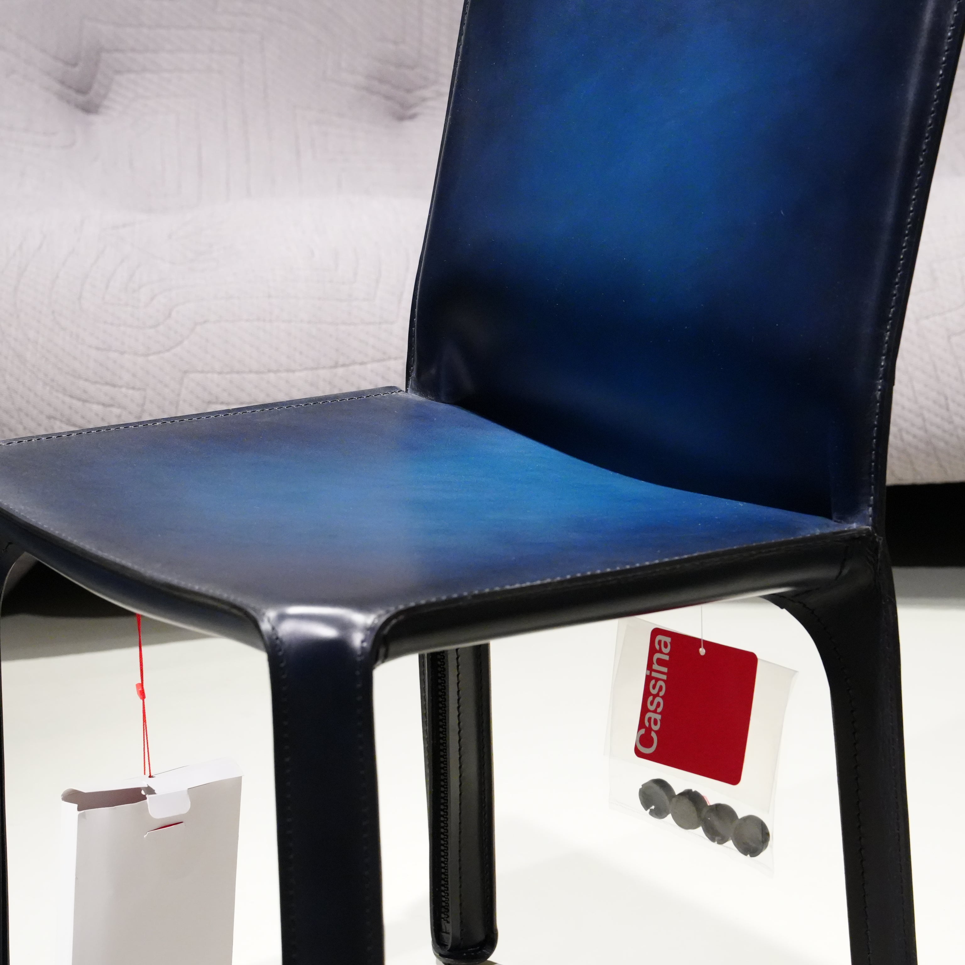 412 CAB Stuhl Leder Blau