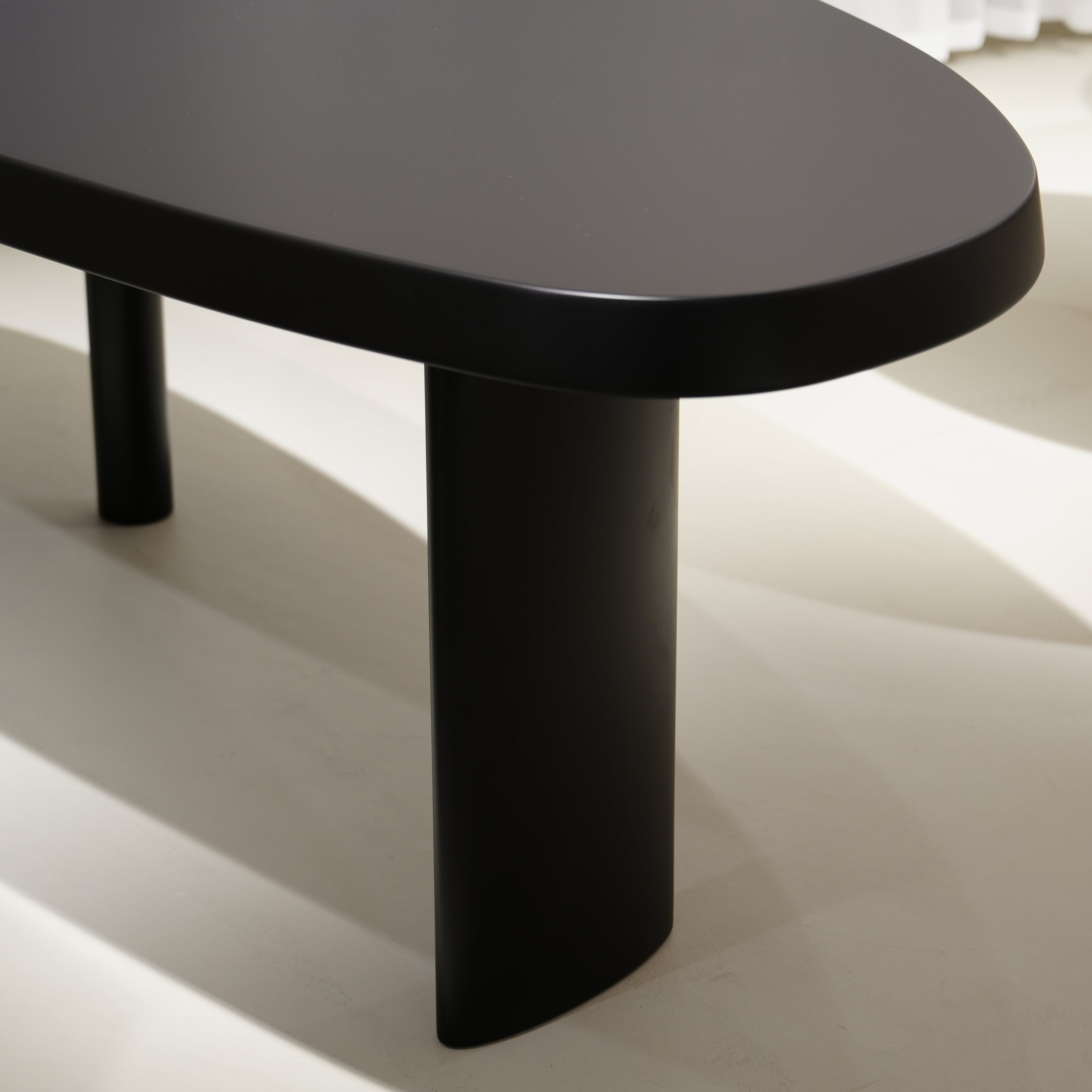 525 TABLE EN FORME LIBRE